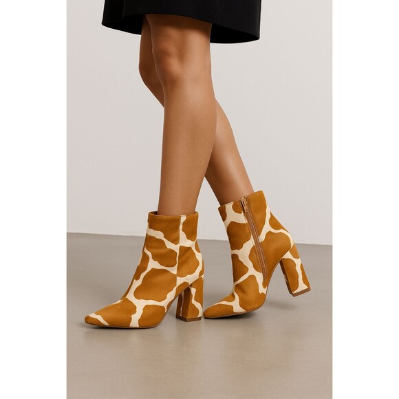 Steve Madden Cow Print Haircalf Leather Ankle Boots Pointed Toe Block Heel - Picture 1 of 12